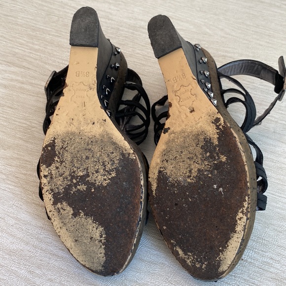 CHARLES DAVID Black Leather Rave Wedges with Silver Studs Sz 8-1/2 B - Picture 10 of 16